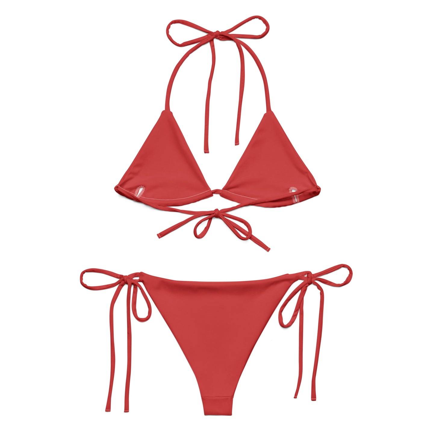 Aufnahme des Innenfutters vom Bikini-Set „FALA“ von POLCOUTURE. Die hochwertige Verarbeitung des doppellagigen, recycelten Polyester-Materials und die sorgfältigen Innennähte sind sichtbar.