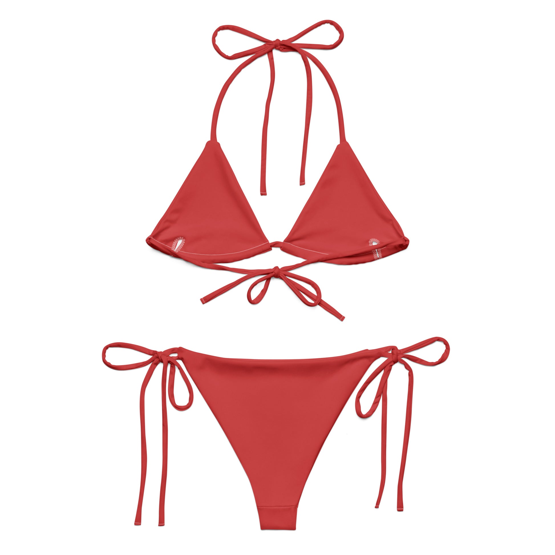 Aufnahme des Innenfutters vom Bikini-Set „FALA“ von POLCOUTURE. Die hochwertige Verarbeitung des doppellagigen, recycelten Polyester-Materials und die sorgfältigen Innennähte sind sichtbar.