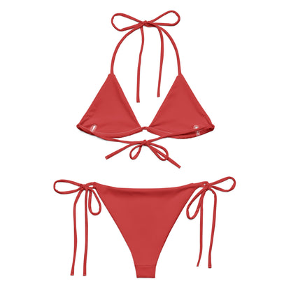 Aufnahme des Innenfutters vom Bikini-Set „FALA“ von POLCOUTURE. Die hochwertige Verarbeitung des doppellagigen, recycelten Polyester-Materials und die sorgfältigen Innennähte sind sichtbar.