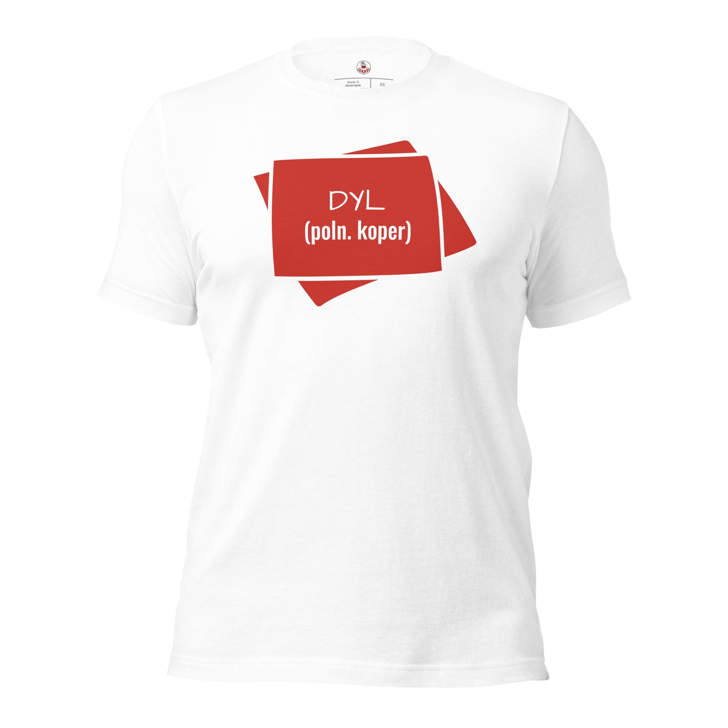 Vorderansicht des weißen T-Shirts „DYL“ mit rotem Aufdruck.