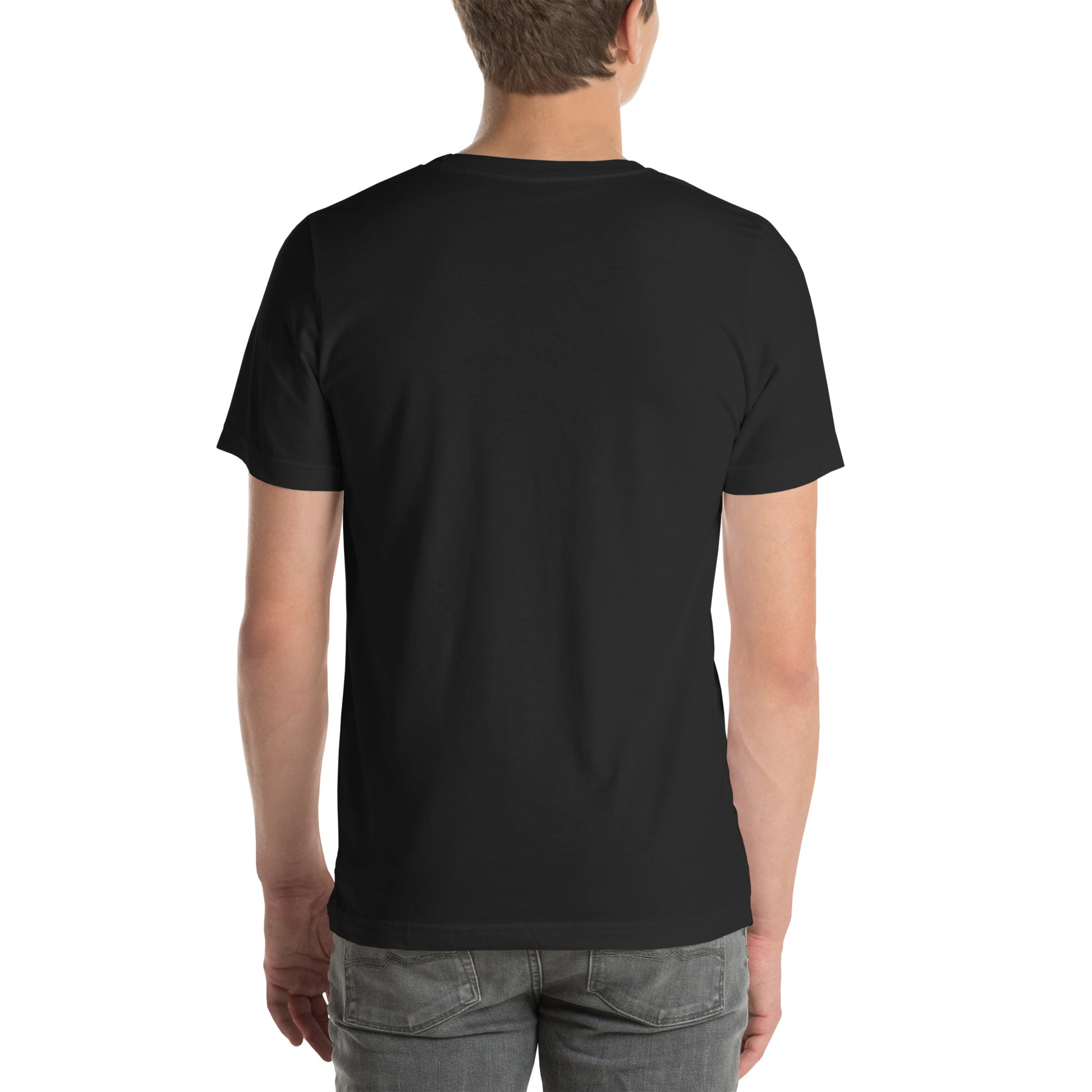 Rückansicht eines Models in einem POLCOUTURE Unisex-T-Shirt in Vintage Schwarz. Die schlichte Rückseite unterstreicht den minimalistischen und hochwertigen Charakter des Designs.