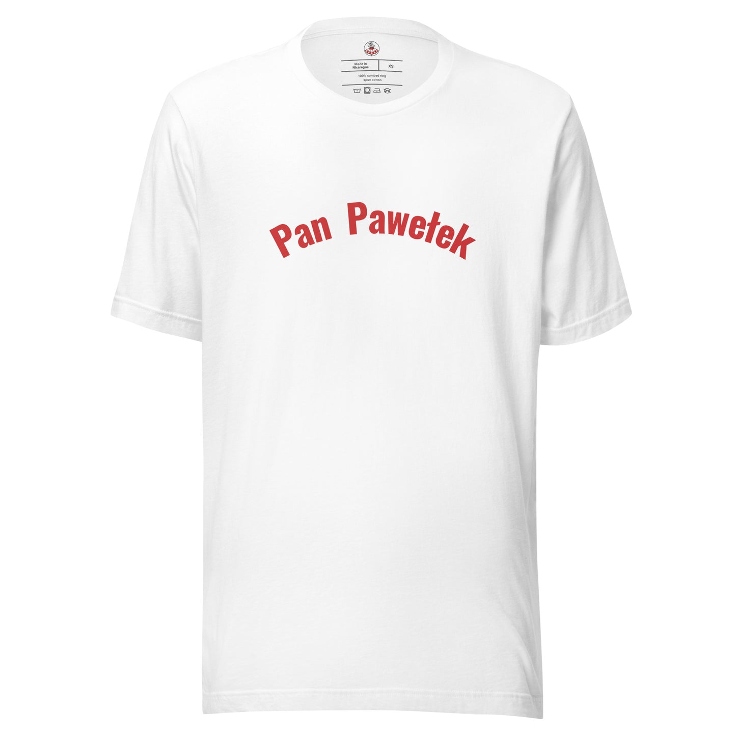 Frontalansicht des Namens-T-Shirts in Weiß von POLCOUTURE. Zentriert auf der Brust ist der Schriftzug „Pan Pawełek“ in einer klaren, roten Schrift aufgedruckt. Das Bild zeigt das vollständige Design des Unisex-T-Shirts vor einem neutralen Hintergrund.